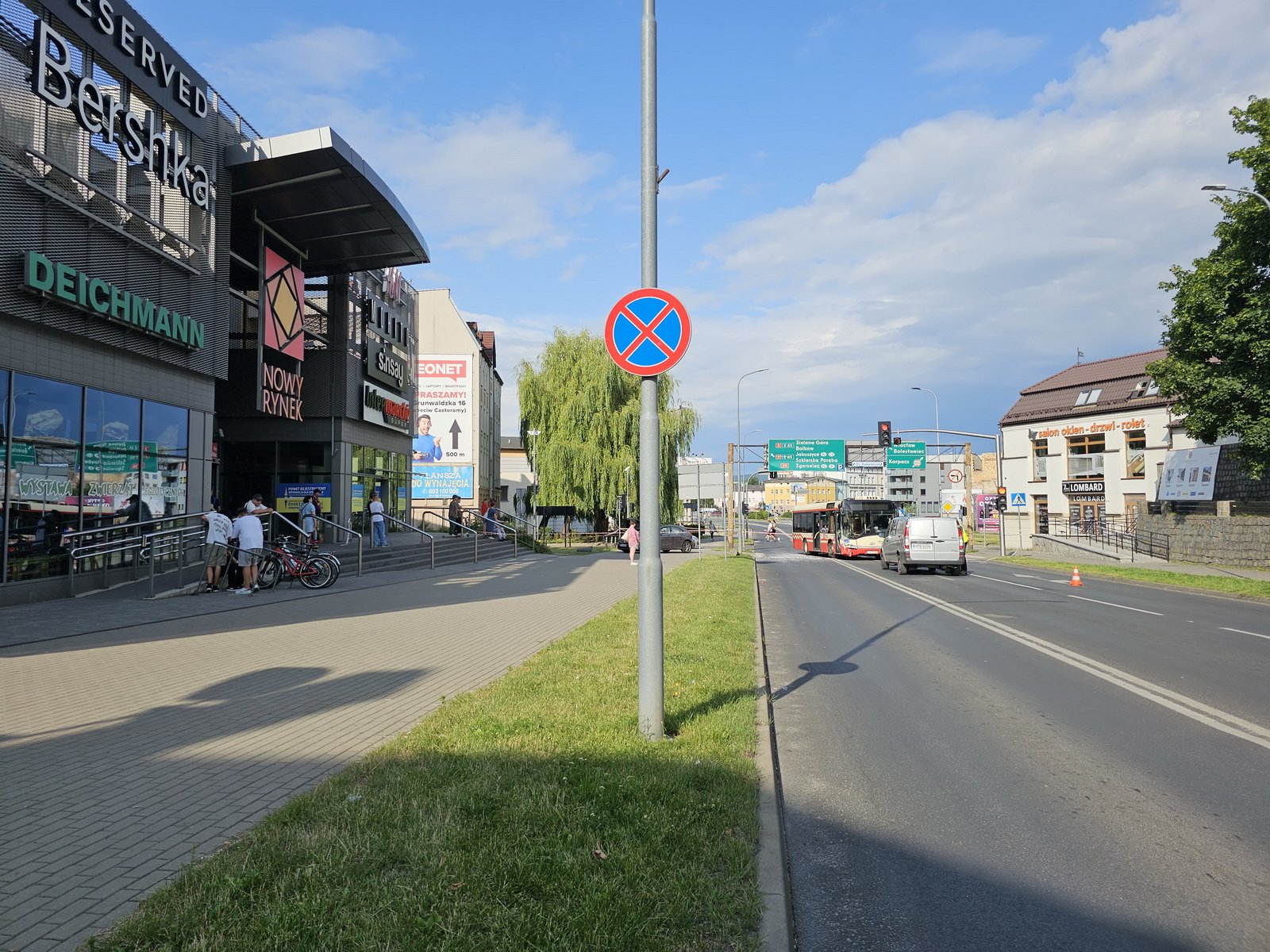 trzy-osoby-ranne-w-wypadku-przy-nowym-rynku-117127