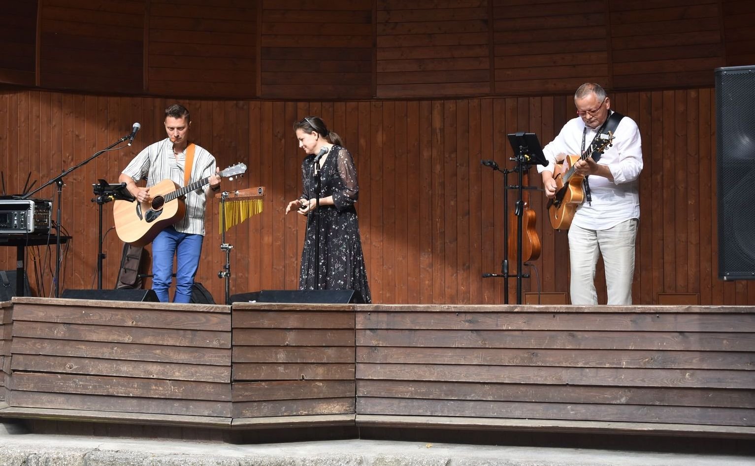 promenadowy-koncert-zespou-ama-trio-117290