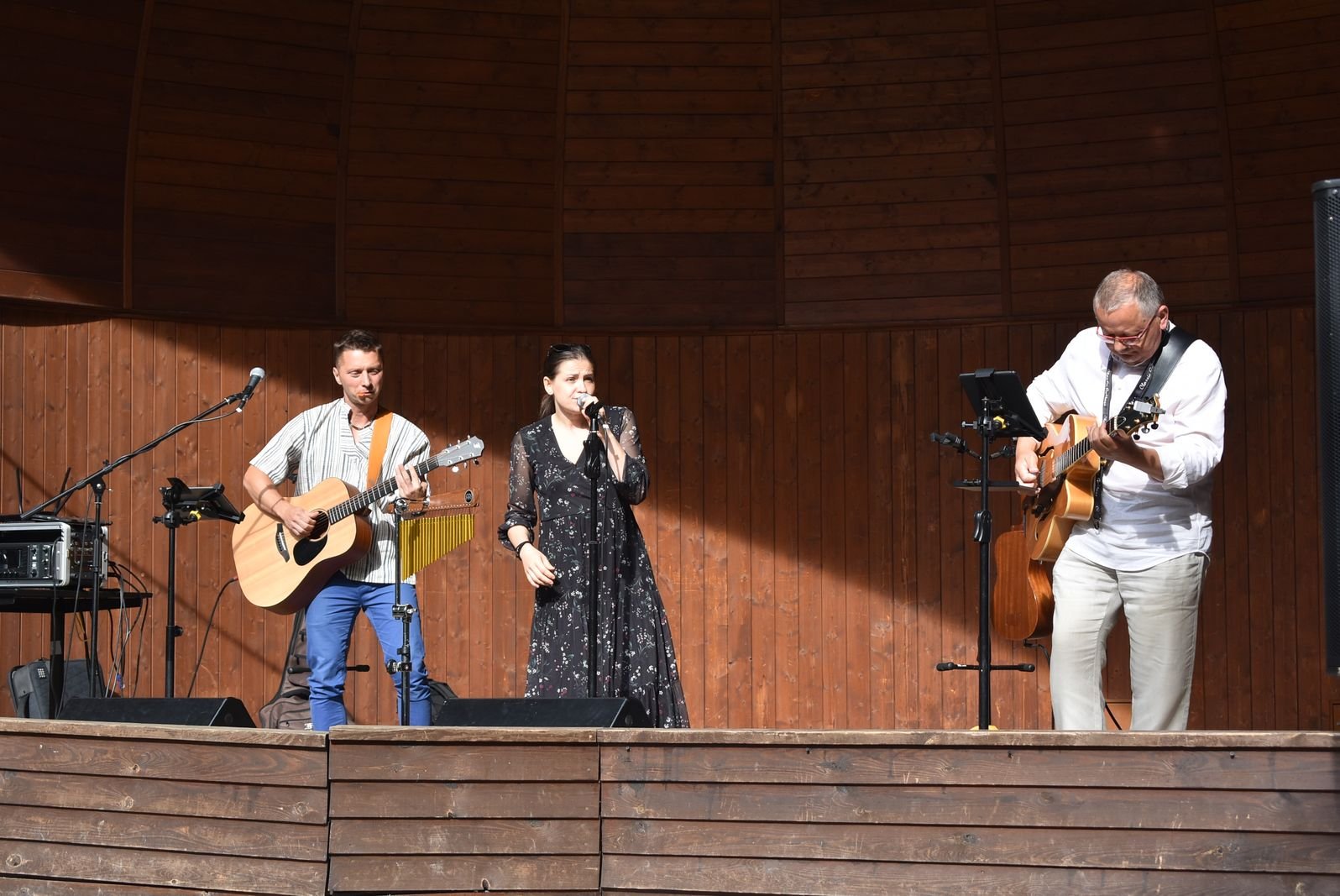promenadowy-koncert-zespou-ama-trio-117290