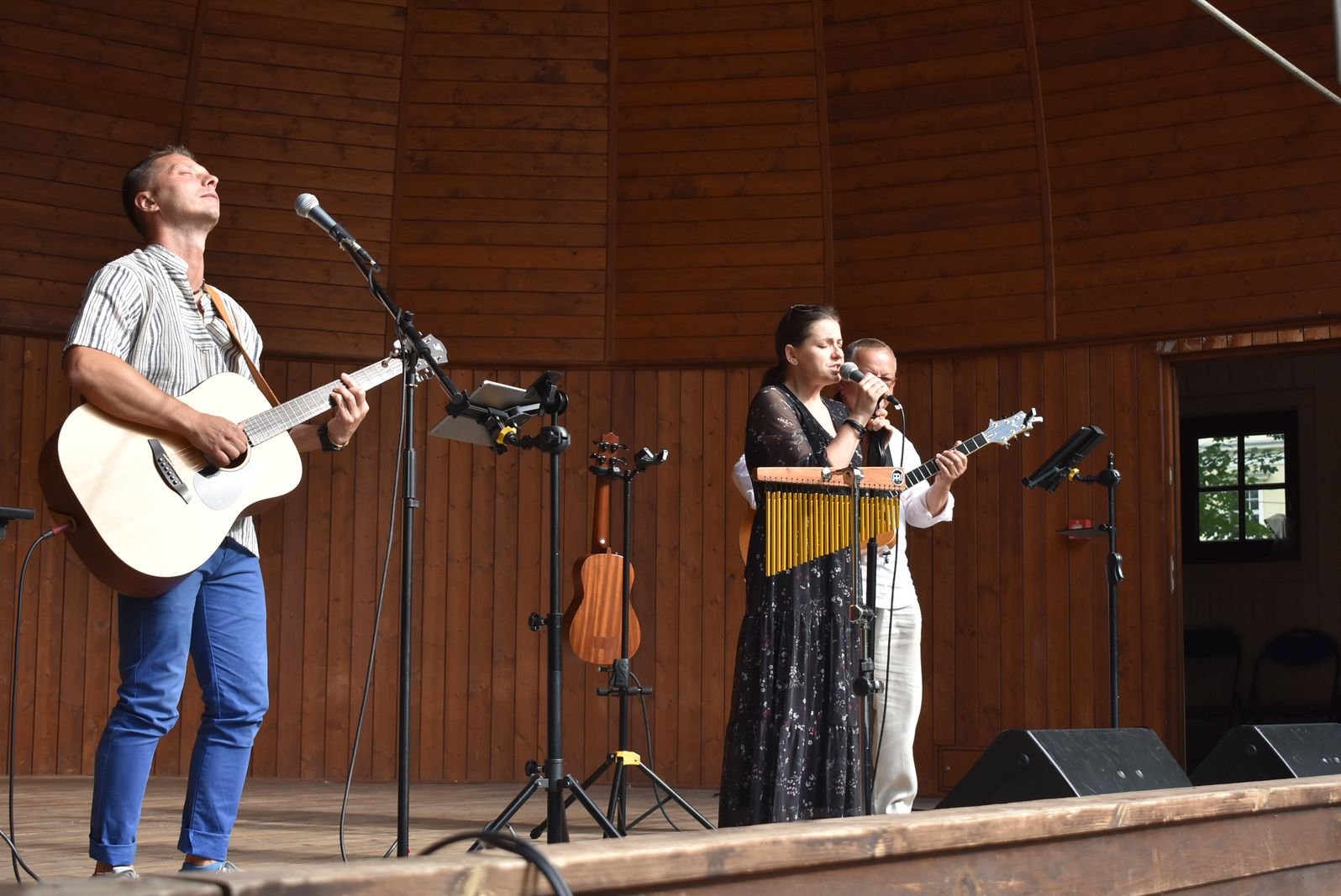promenadowy-koncert-zespou-ama-trio-117290