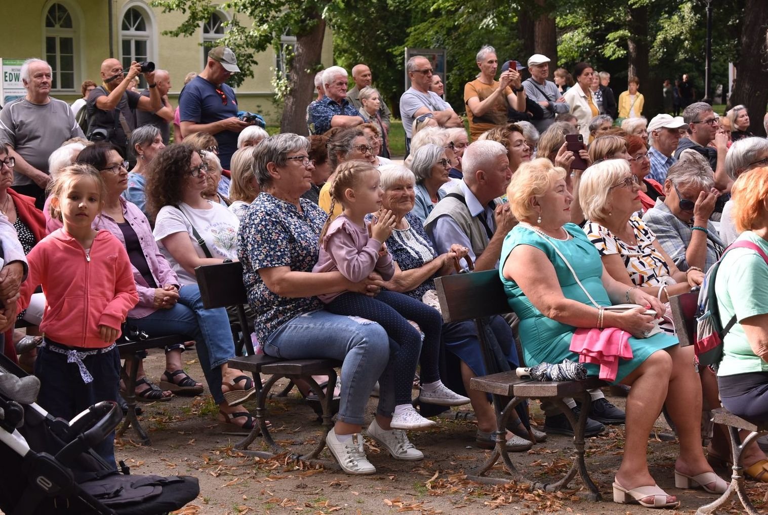 promenadowy-koncert-zespou-ama-trio-117290