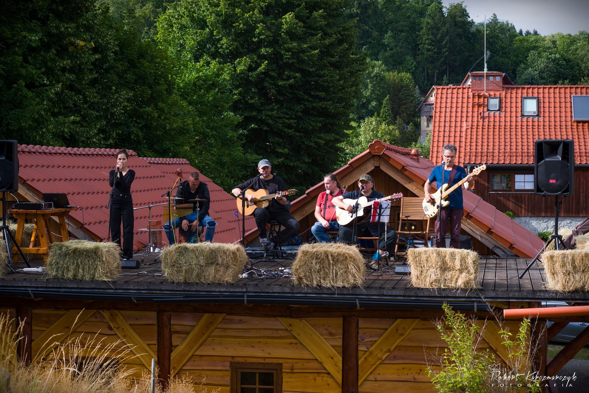 koncert-na-dachu-w-chacie-izerskiej-117386