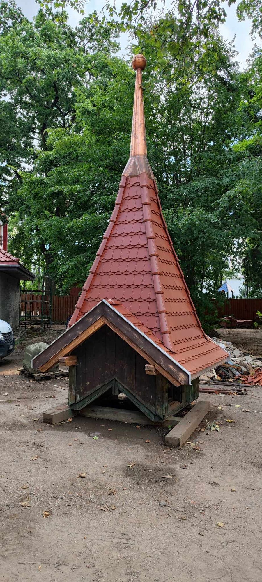 postepuja-prace-na-zameczku-117390