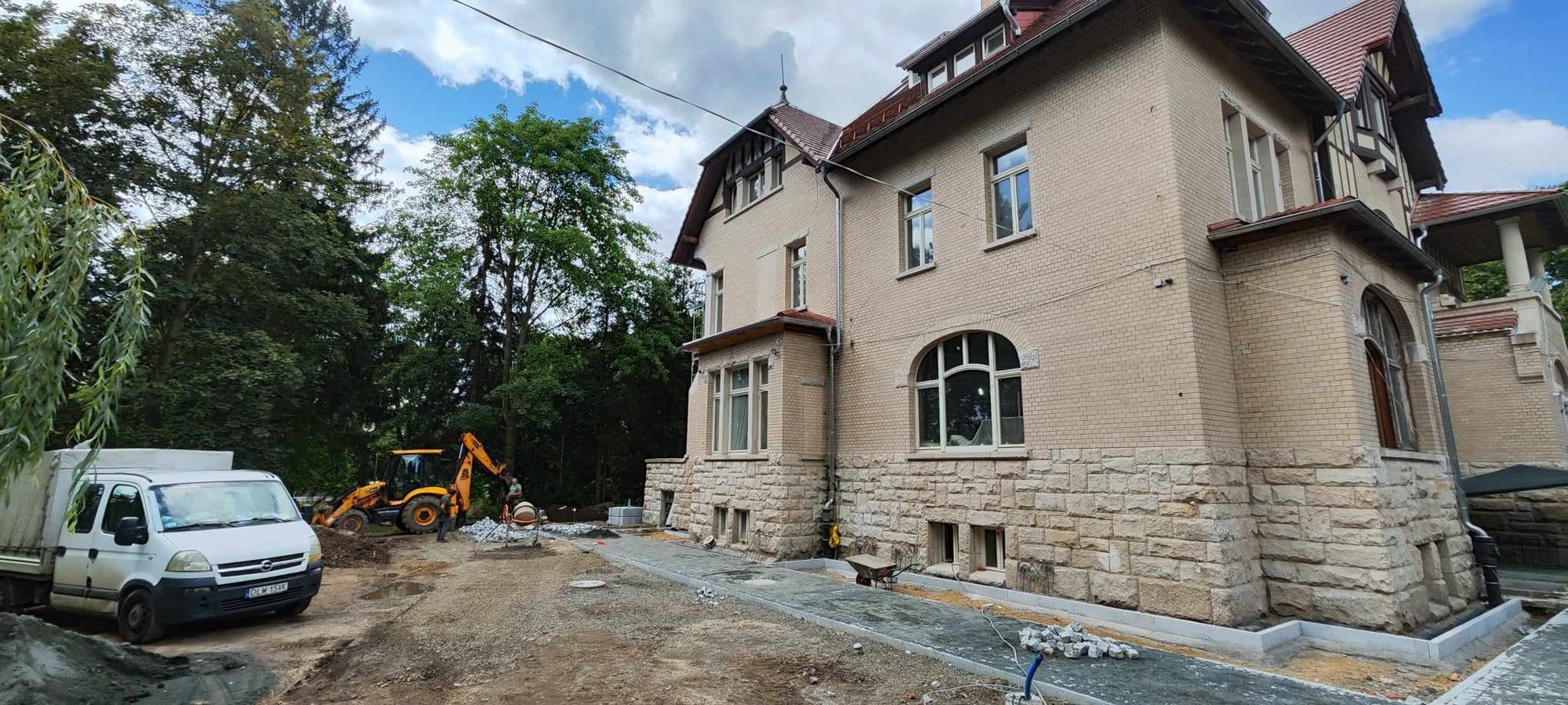 postepuja-prace-na-zameczku-117390