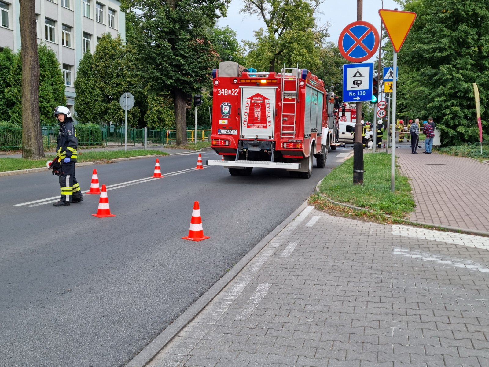 motocyklista-pod-koami-osobowki-117428