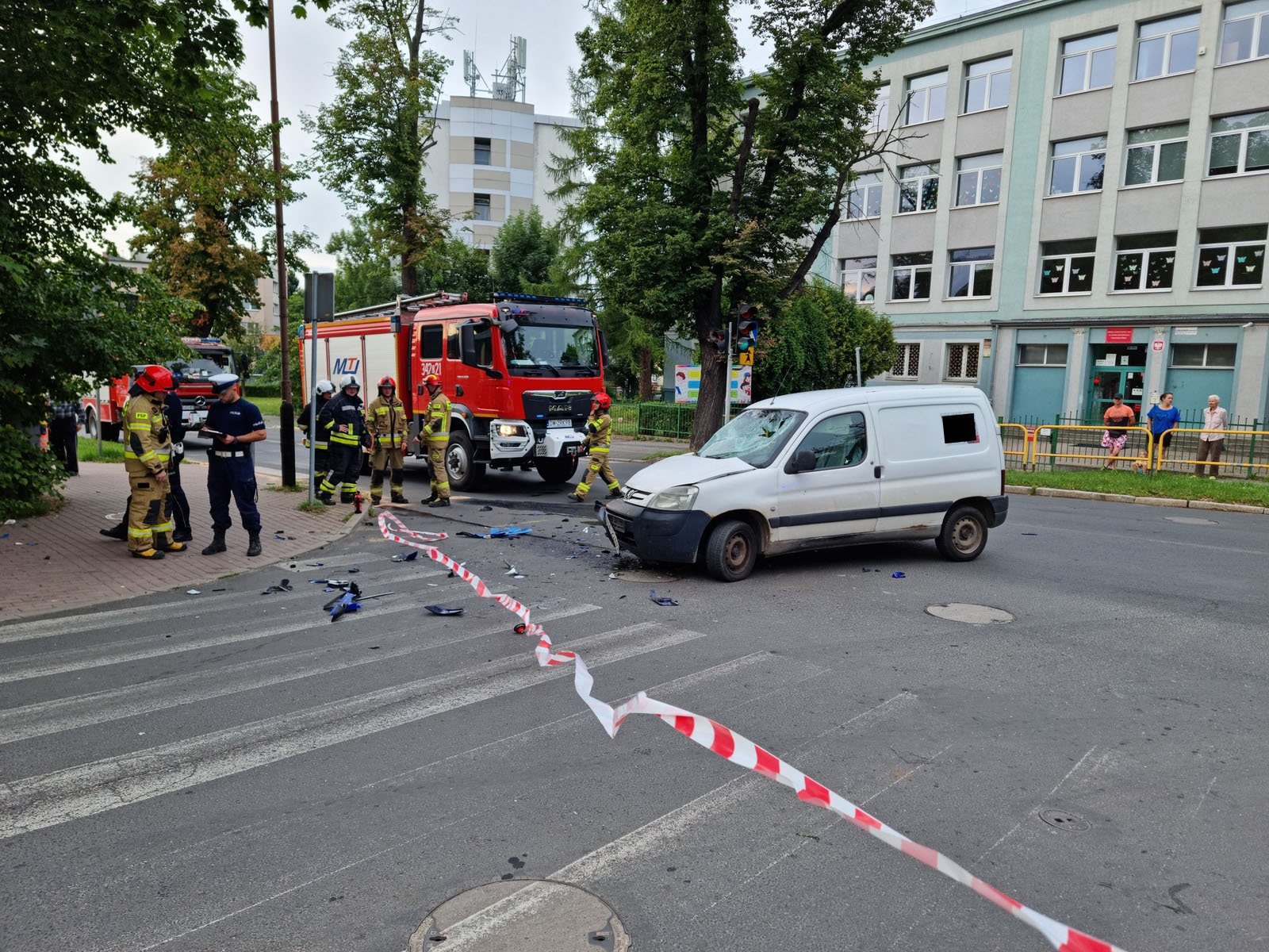 motocyklista-pod-koami-osobowki-117428