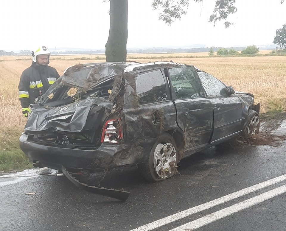 deszcz-plus-predkosc-audi-w-rowie-117479