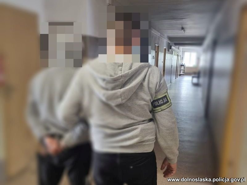 policjant-po-suzbie-zatrzyma-wamywacza-117534