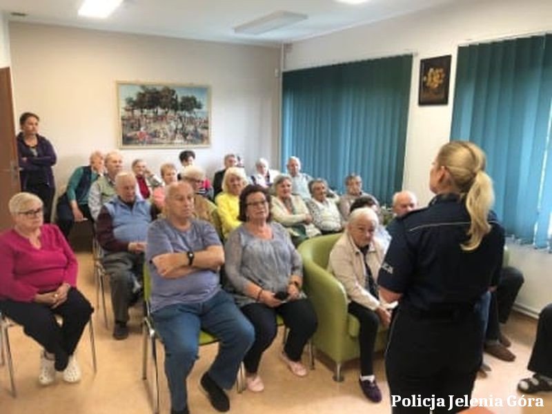 policjanci-u-seniorow-117562