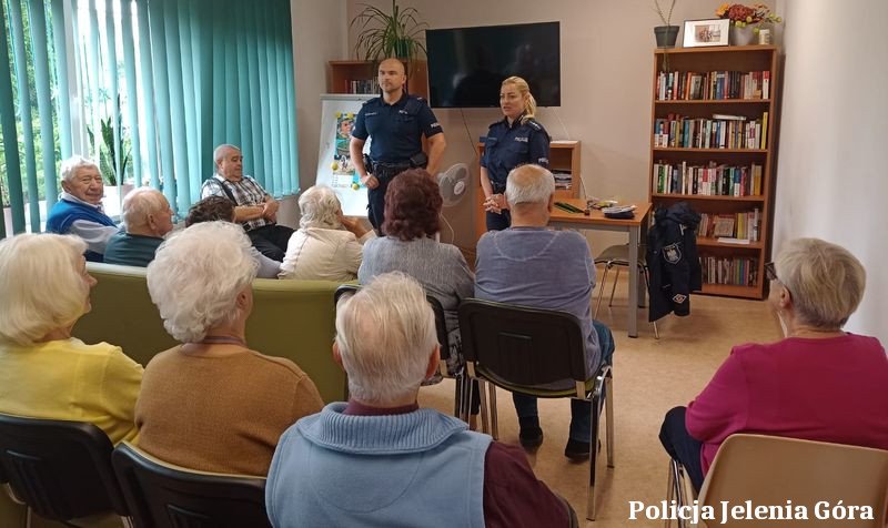 policjanci-u-seniorow-117562