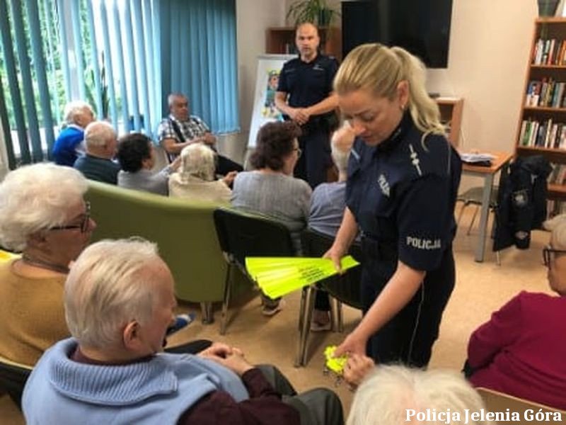 policjanci-u-seniorow-117562