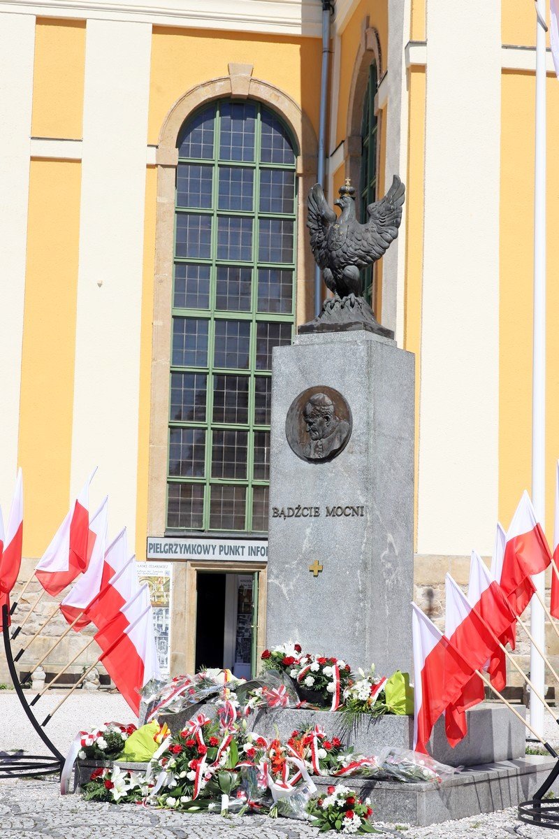 oddali-czesc-zonierzom-117742
