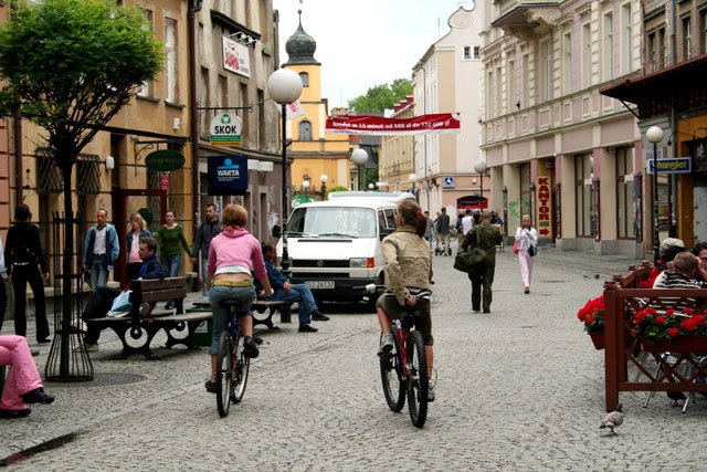Zakazanie poruszania się rowerami po centrum byłoby absurdem – twierdzą cykliści.