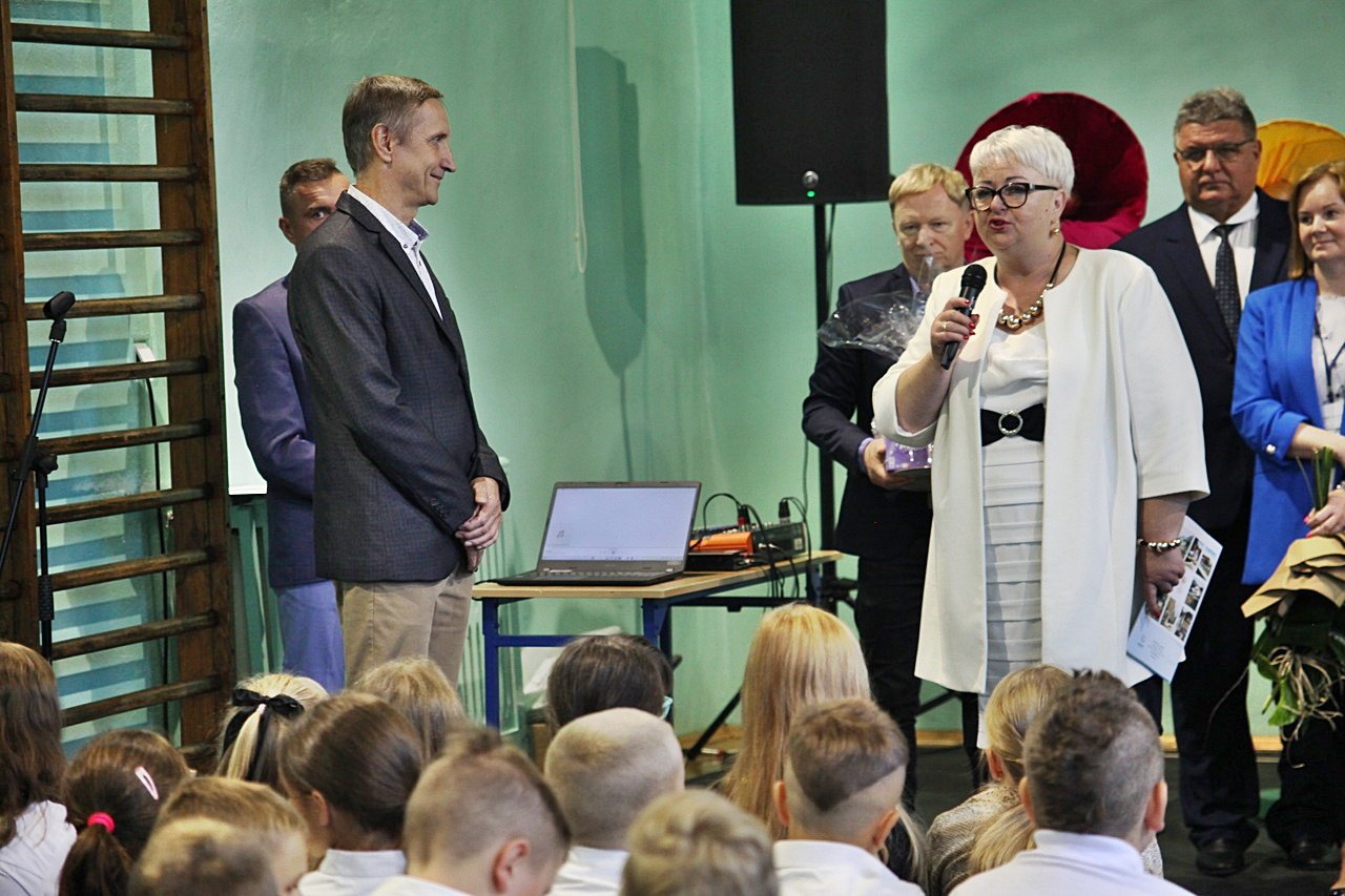 zaczeli-szkoe-w-kowarach-118240