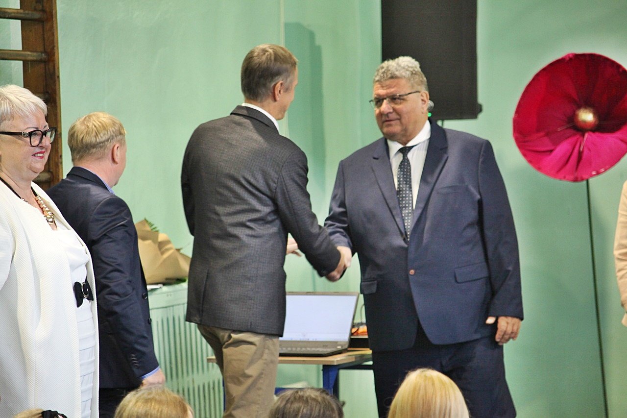 zaczeli-szkoe-w-kowarach-118240