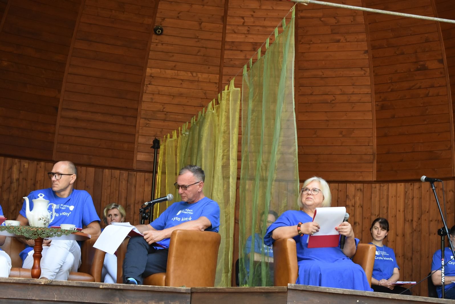 prezydent-czyta-nad-niemnem-118347