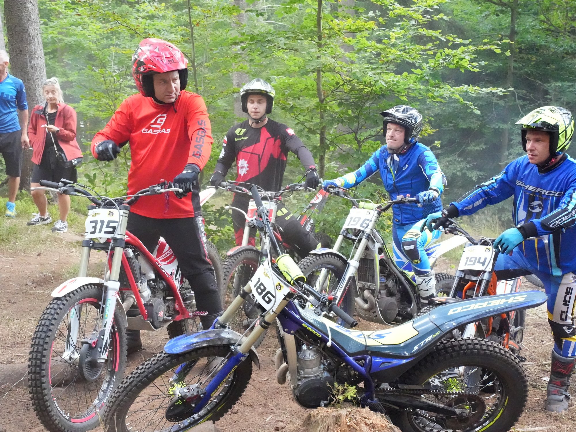 wyczyny-na-motorach-118602