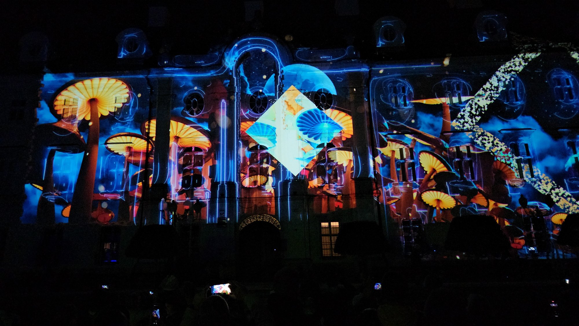 festiwal-w-cieplicach-mapping-na-paacu-119016