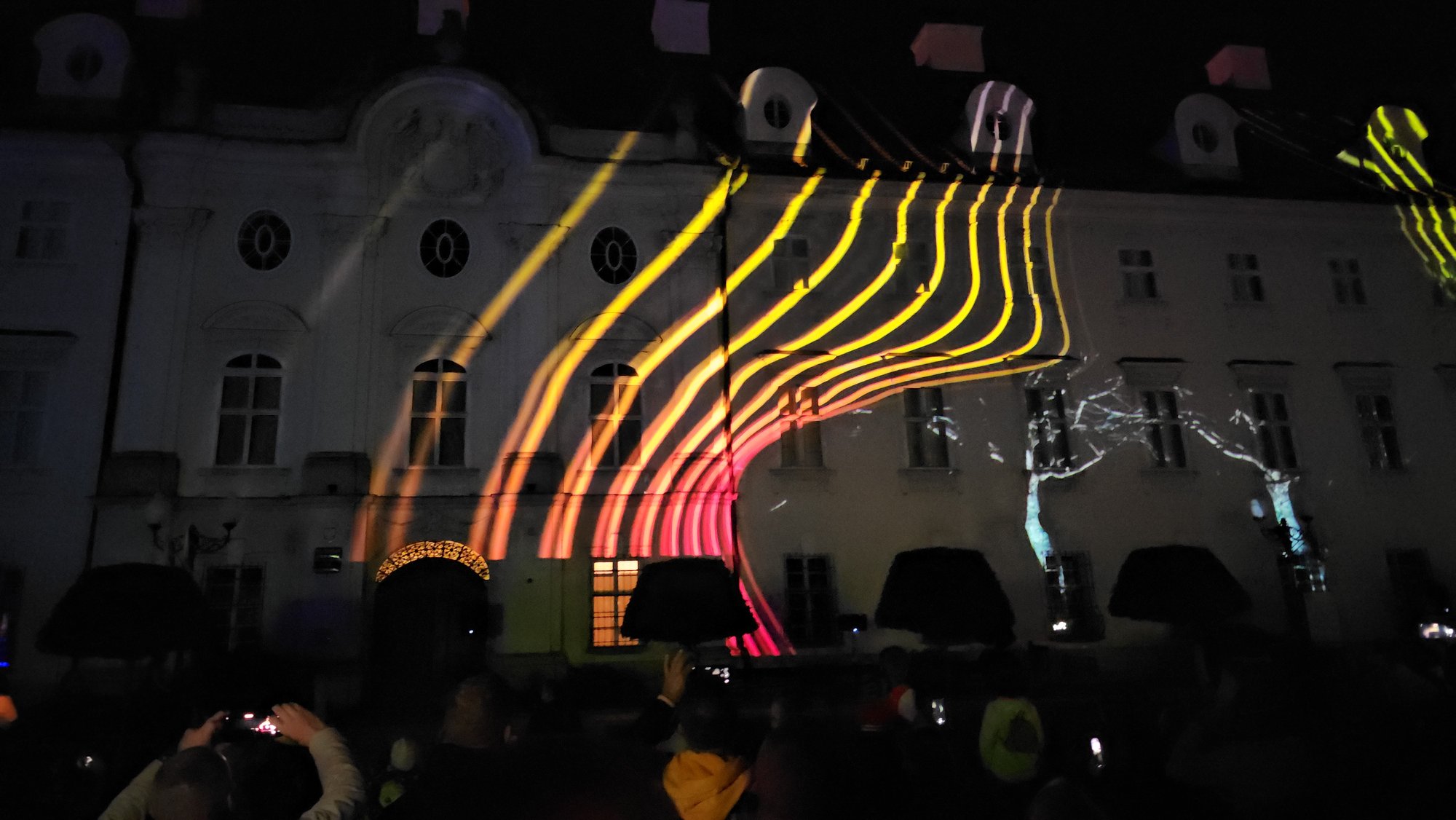 festiwal-w-cieplicach-mapping-na-paacu-119016