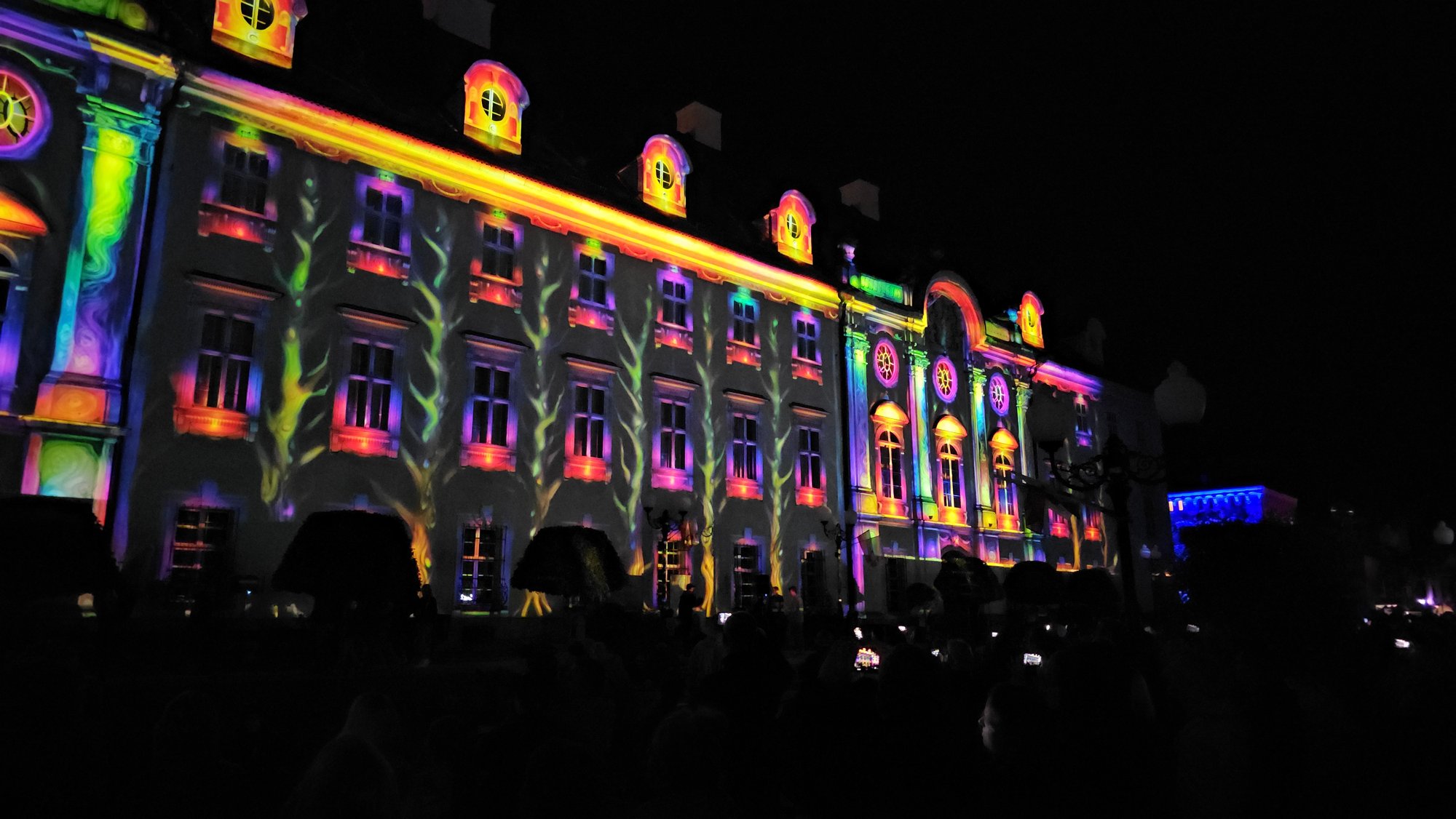 festiwal-w-cieplicach-mapping-na-paacu-119016