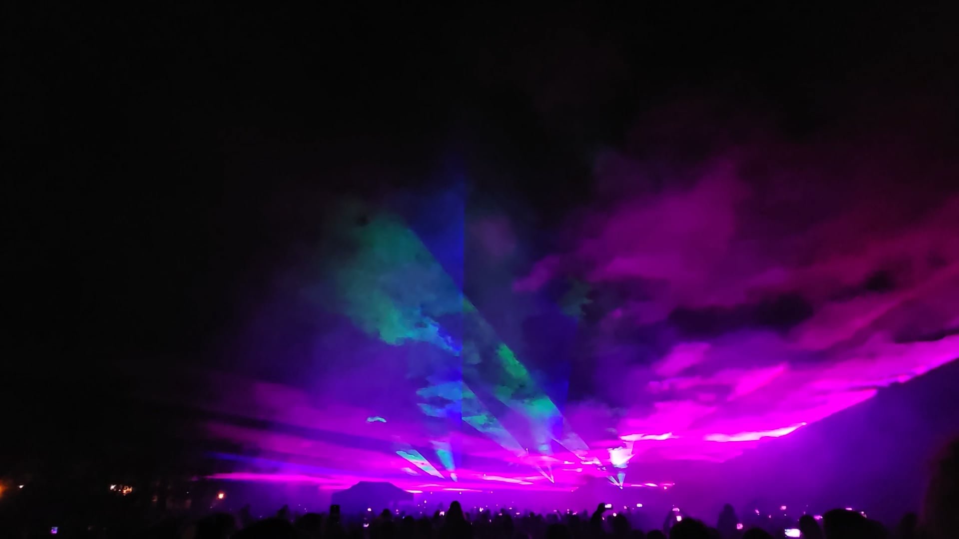 festiwal-w-cieplicach-pokaz-laserow-119044