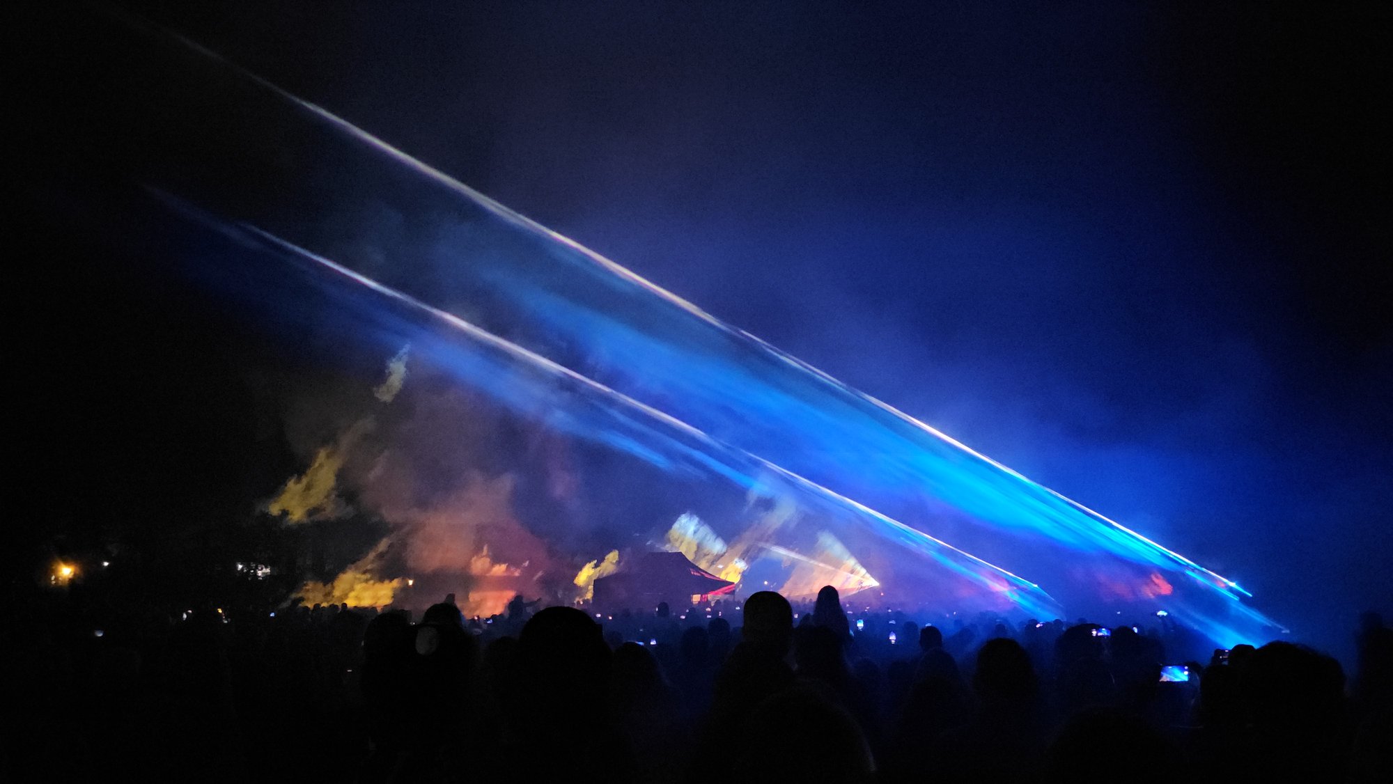 festiwal-w-cieplicach-pokaz-laserow-119044
