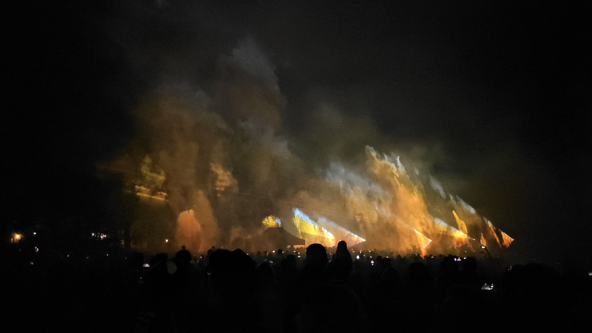 festiwal-w-cieplicach-pokaz-laserow-119044