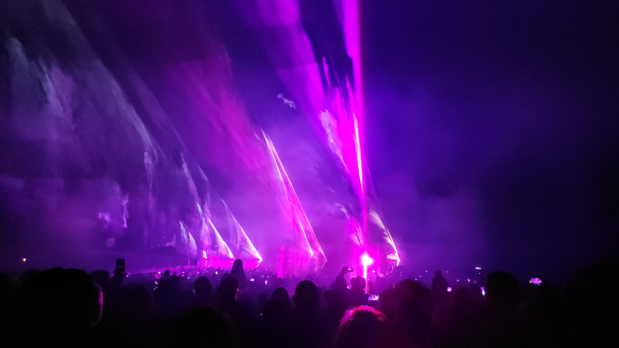 festiwal-w-cieplicach-pokaz-laserow-119044