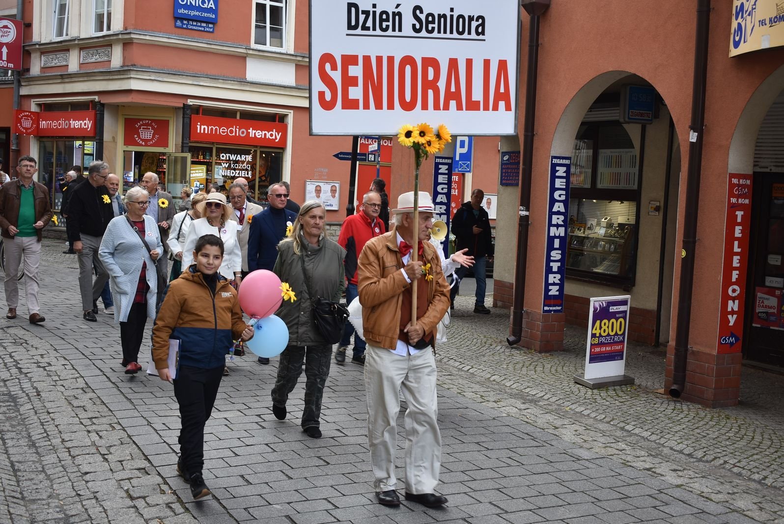 seniorzy-rzadza-w-miescie-119200