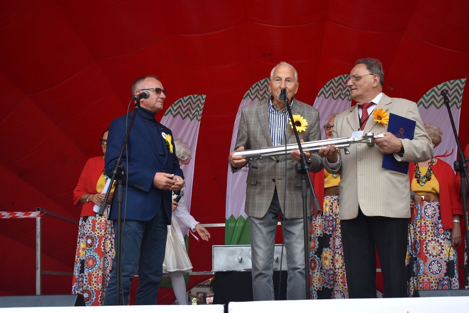 seniorzy-rzadza-w-miescie-119200