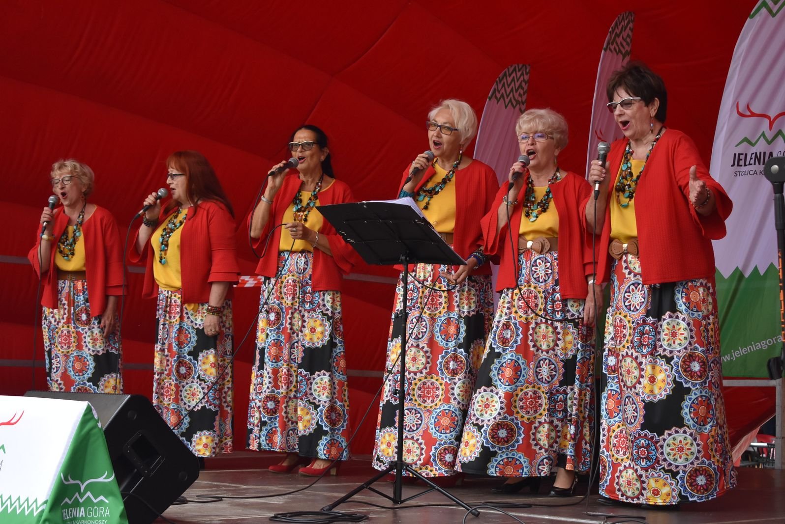 seniorzy-rzadza-w-miescie-119200
