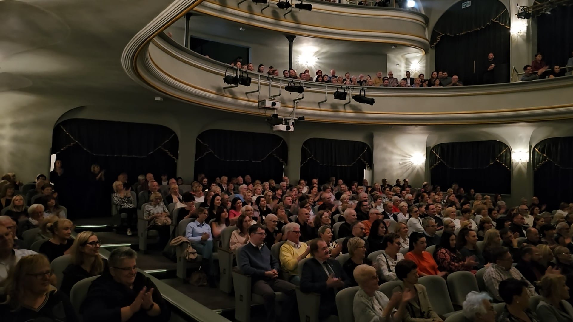 komediowo-w-teatrze-119252
