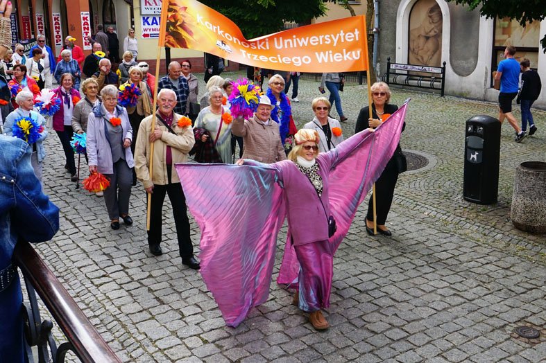 KUTW w korowodzie podczas Senioraliów.
