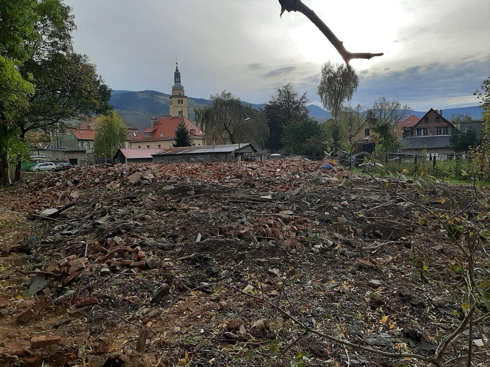 rudera-zniknea-gruz-zosta-119805