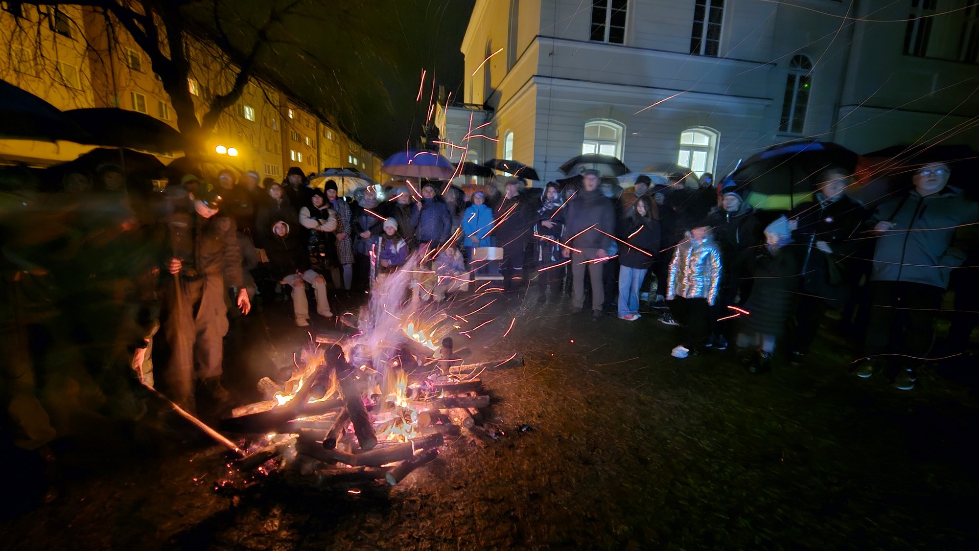 ognisko-przy-bazylice-120110