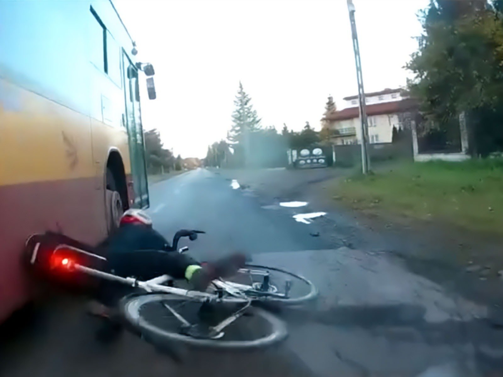 rower-nie-ma-szans-z-autobusem-120170