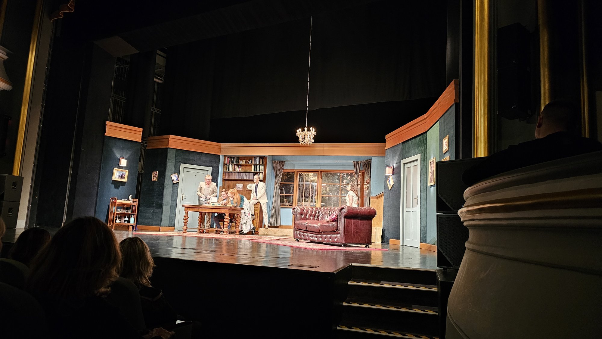 premiera-w-teatrze-120307