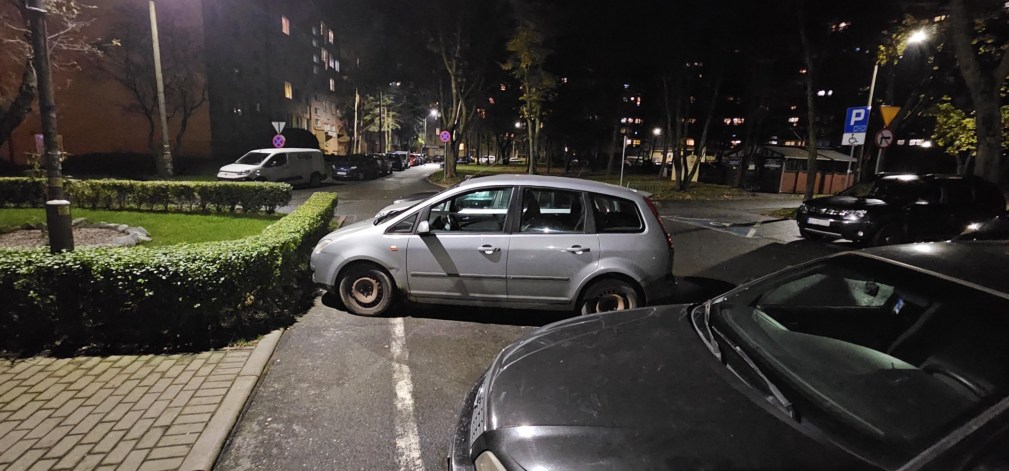 tak-sie-parkuje-na-noskowskiego-1-120308