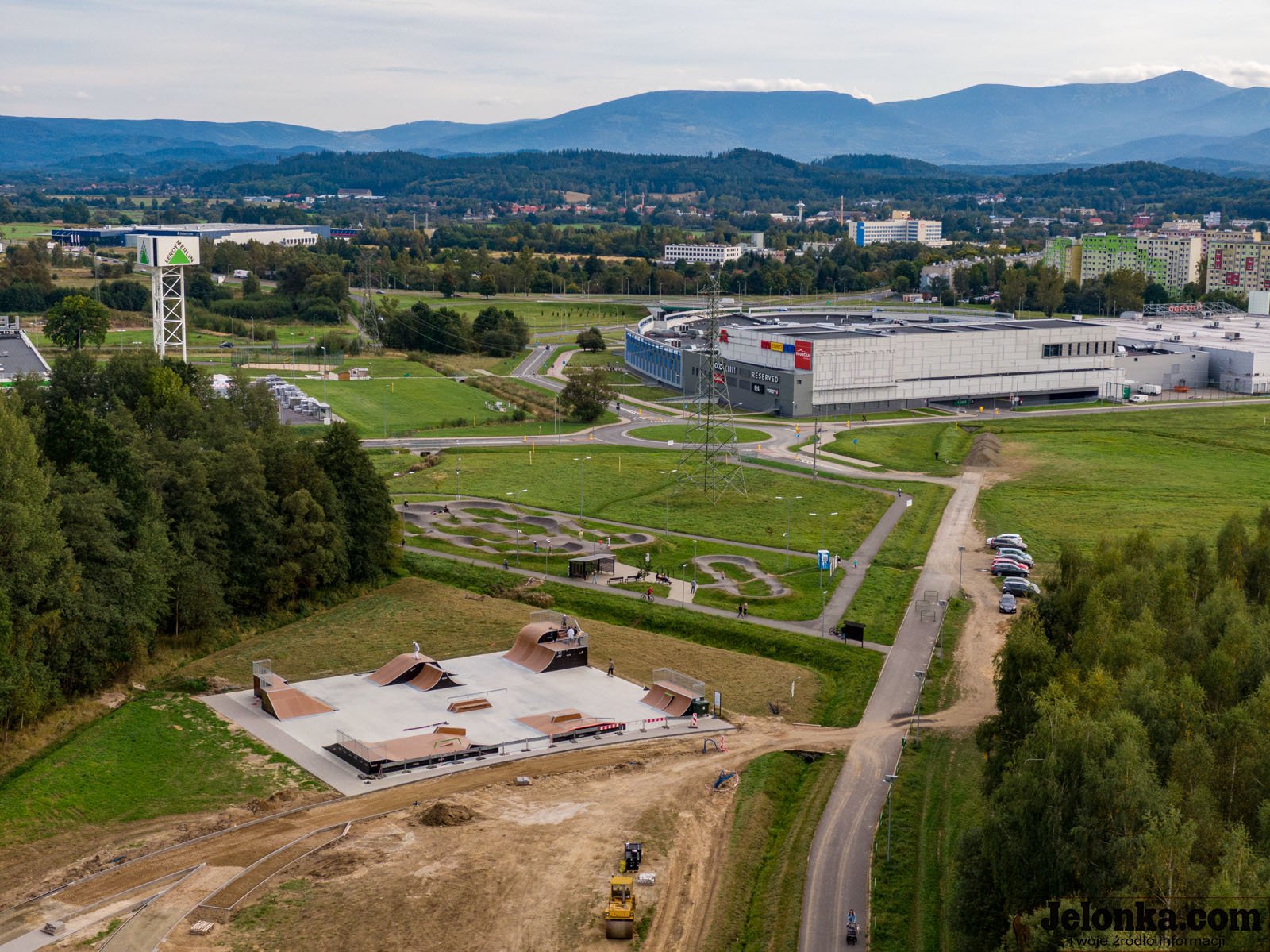 miasteczko-rowerowe-prawie-gotowe-120423