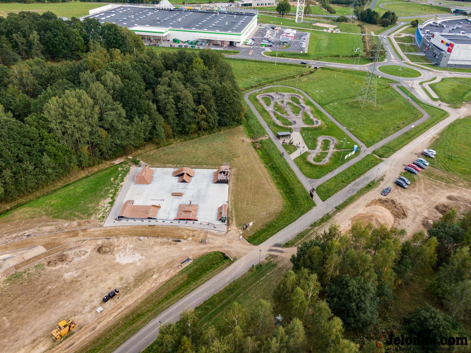 miasteczko-rowerowe-prawie-gotowe-120423