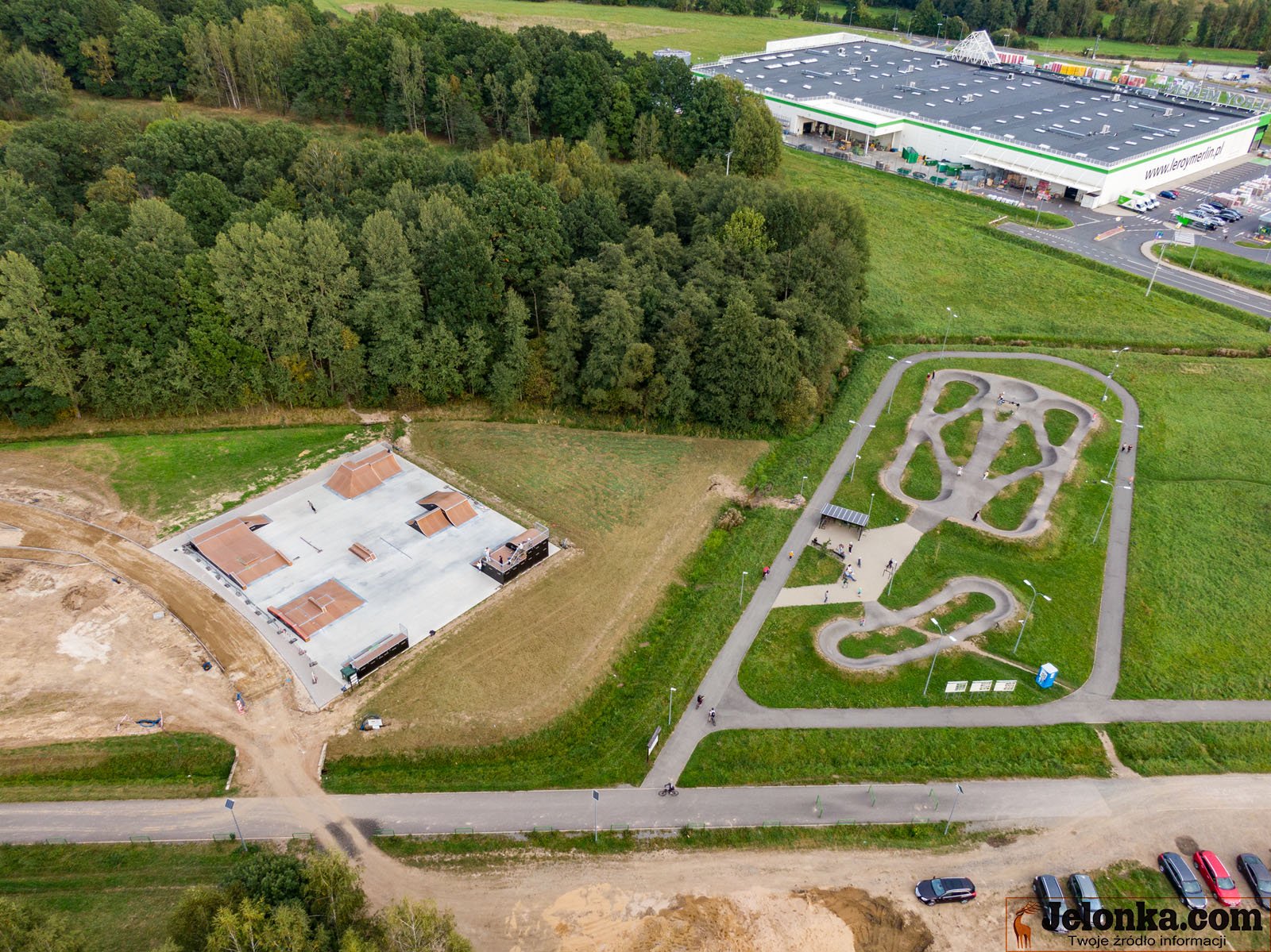 miasteczko-rowerowe-prawie-gotowe-120423