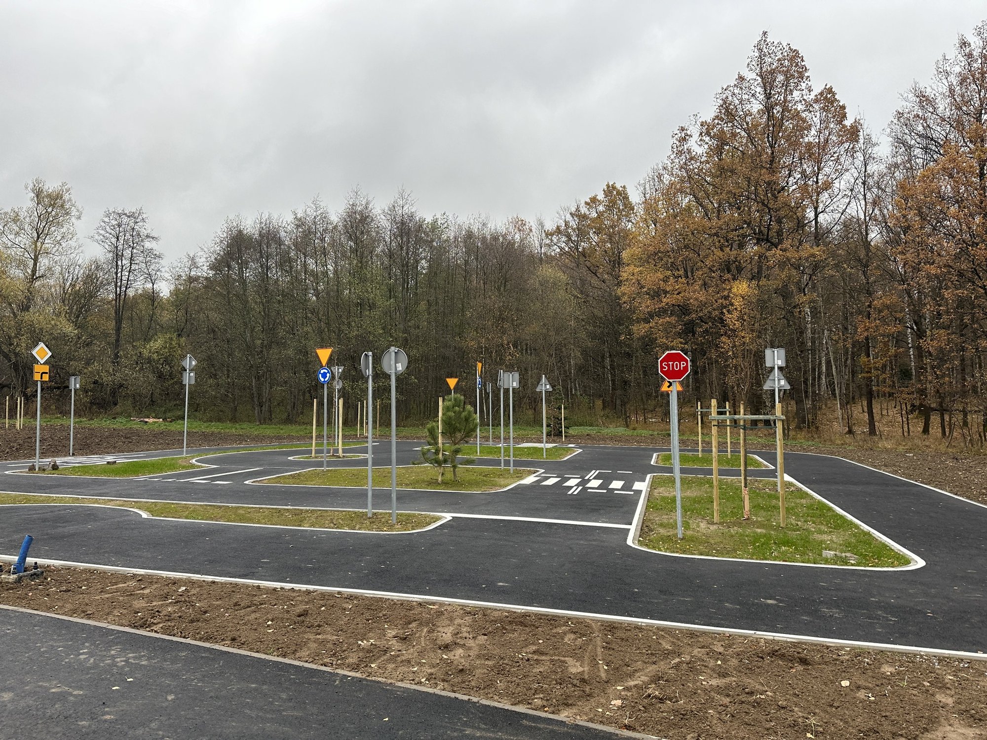 miasteczko-rowerowe-prawie-gotowe-120423