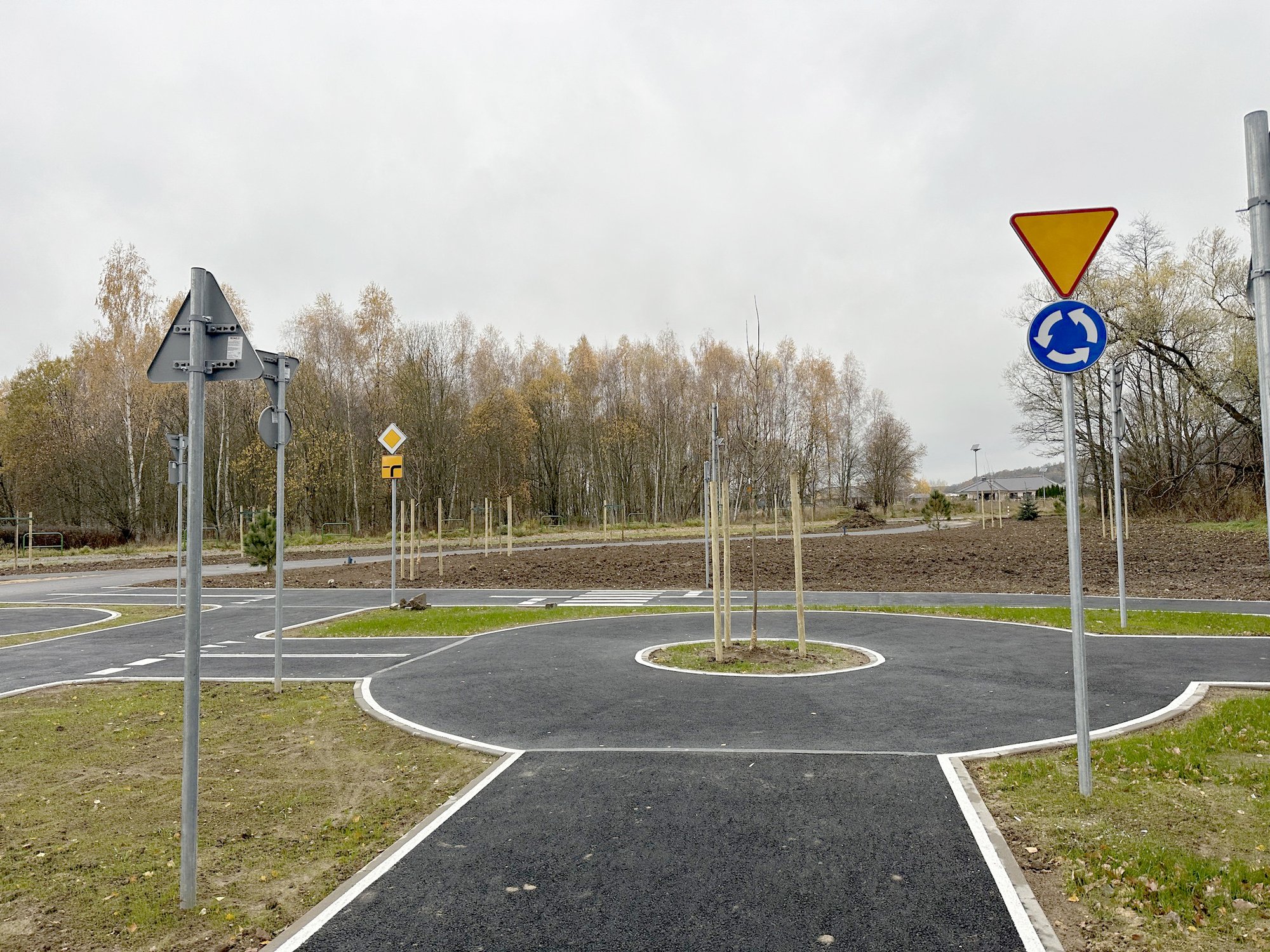 miasteczko-rowerowe-prawie-gotowe-120423