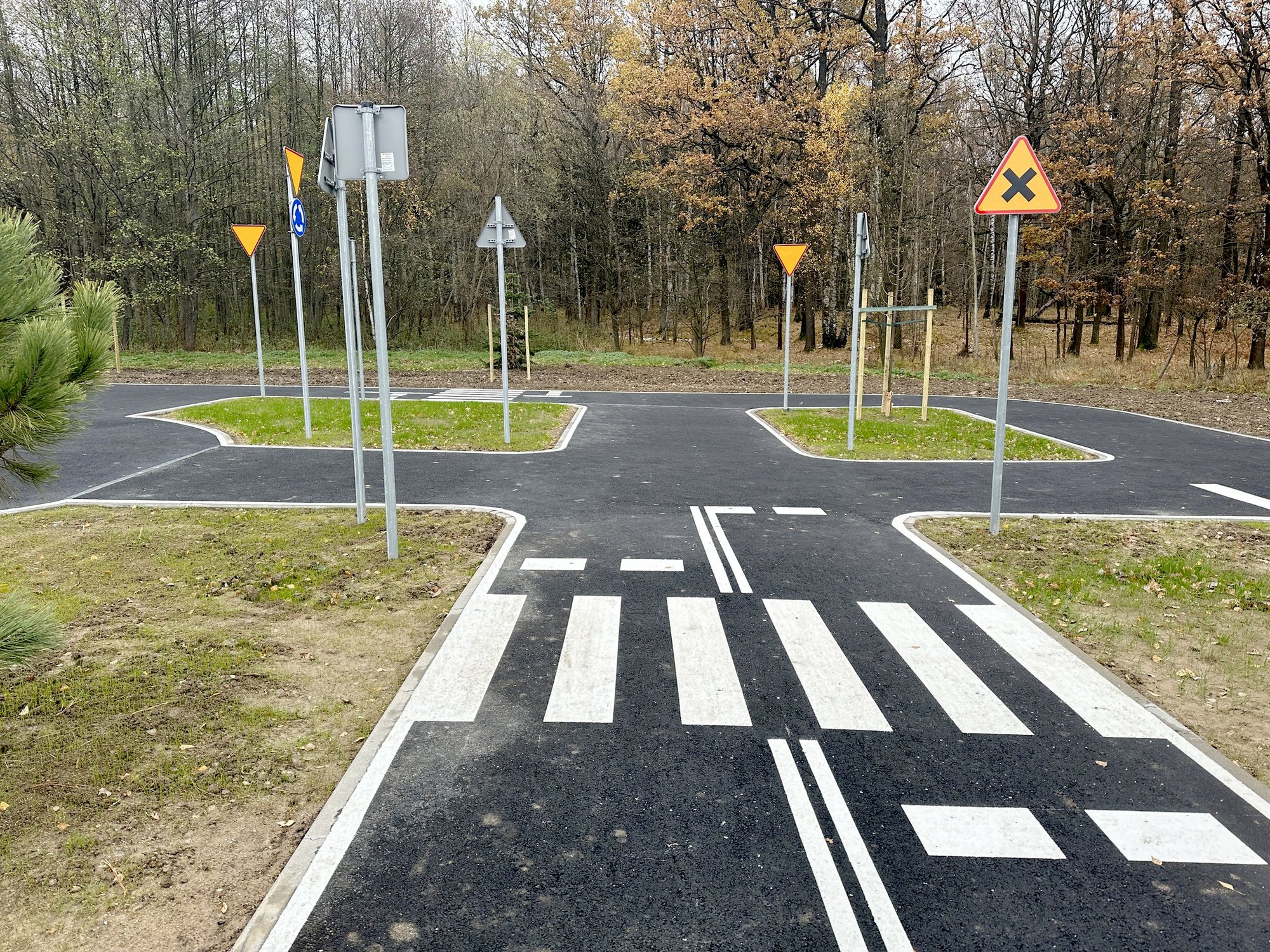miasteczko-rowerowe-prawie-gotowe-120423
