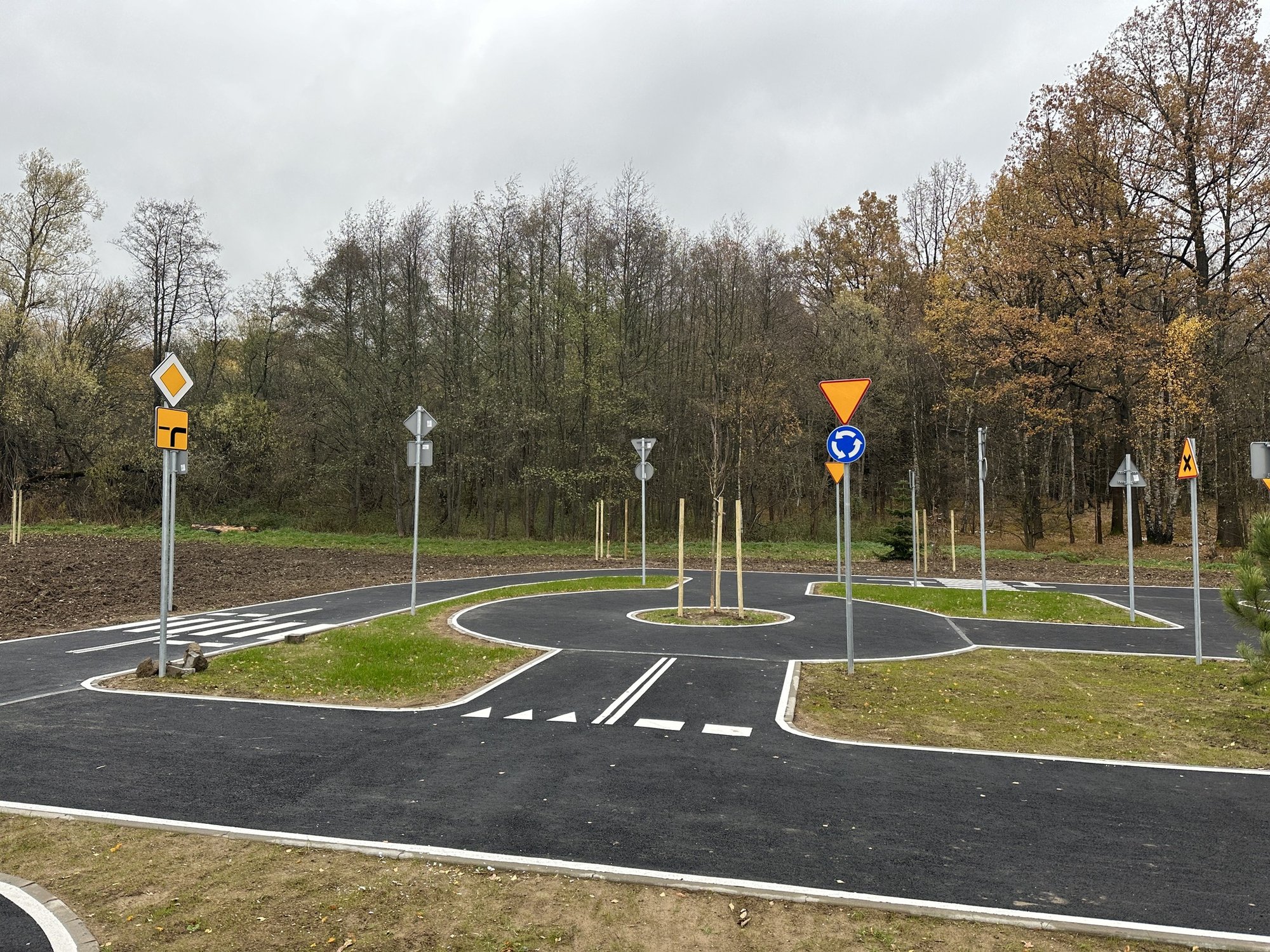 miasteczko-rowerowe-prawie-gotowe-120423