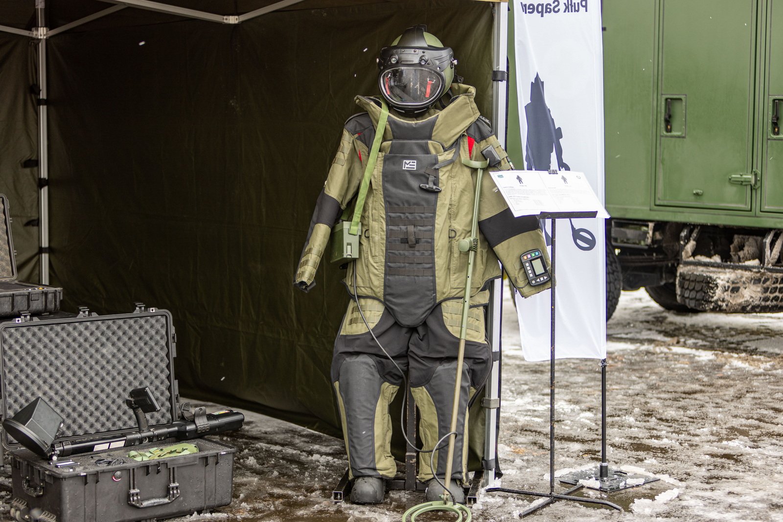 czog-na-lotnisku-120460