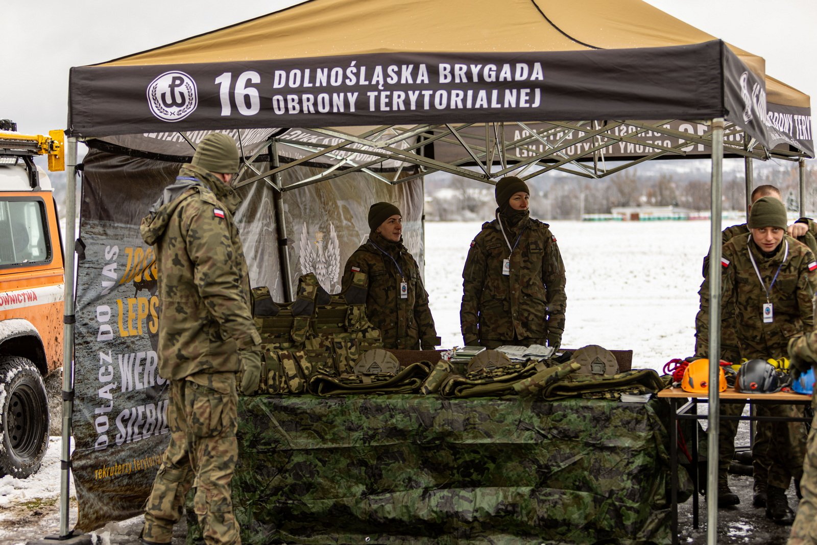 czog-na-lotnisku-120460