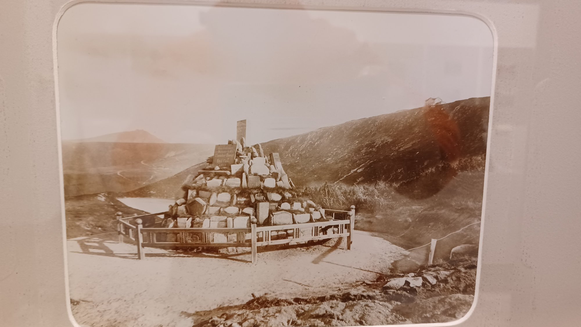 21-spacer-historycznokrajoznawczy-swiat-fotografii-120628