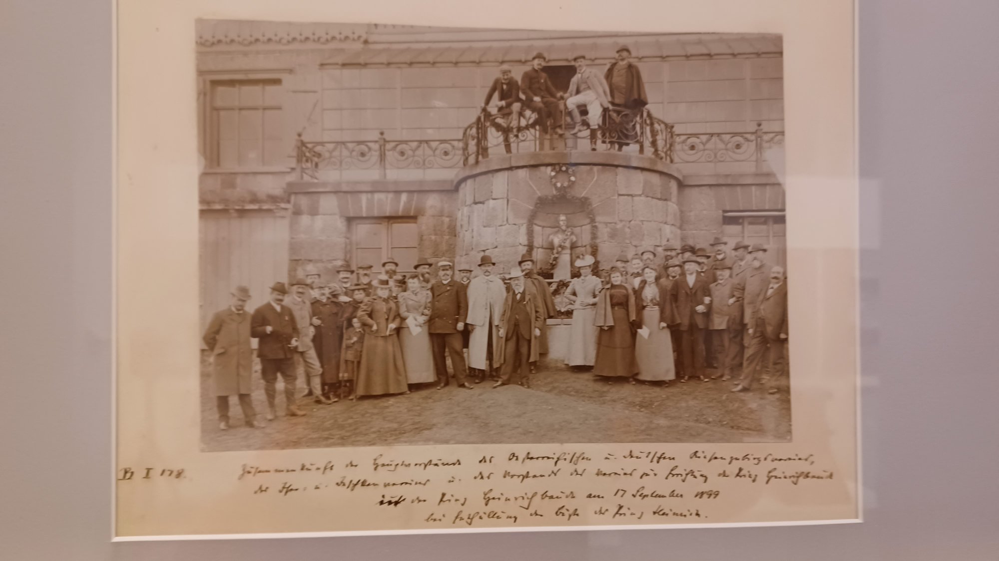 21-spacer-historycznokrajoznawczy-swiat-fotografii-120628