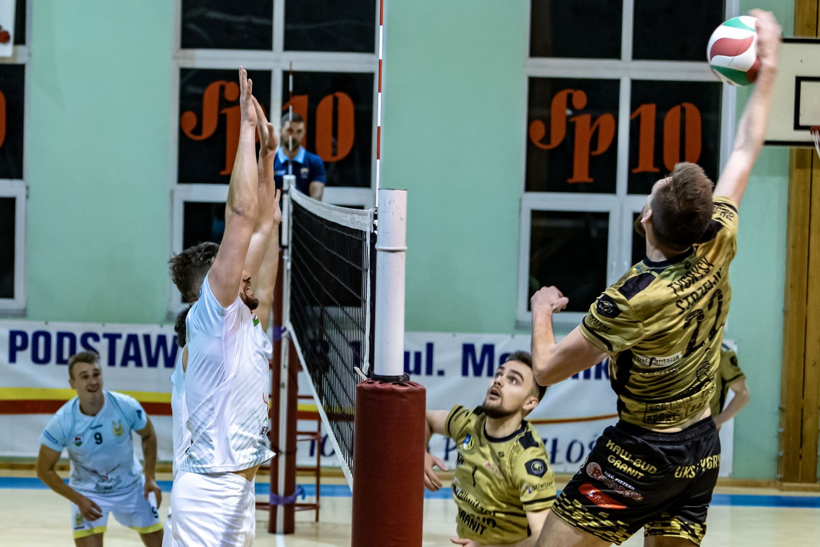 obronili-pozycje-wicelidera-120678